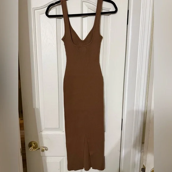 Beige Botany Sleeveless Brown Ribbed Maxi Dress with Sweetheart Neckline - Picture 3 of 6